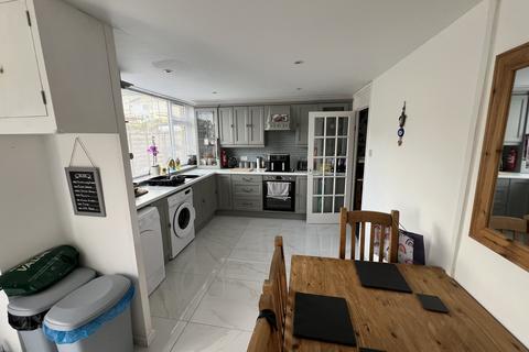 3 bedroom terraced house to rent, Glan Ffynnon, Carmarthen, Carmarthenshire