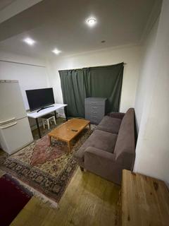 1 bedroom in a house share to rent, Salmon Street, Kingsbury, NW9
