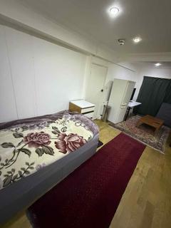 1 bedroom in a house share to rent, Salmon Street, Kingsbury, NW9