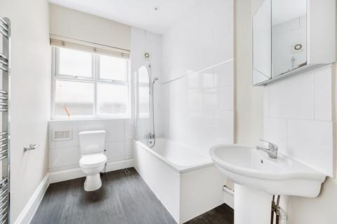 undefined, First Avenue, London