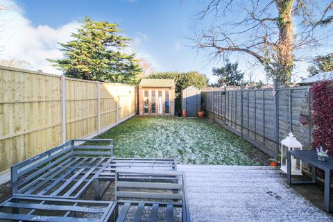 2 bedroom maisonette for sale, Osborne Road,  Farnborough , GU14