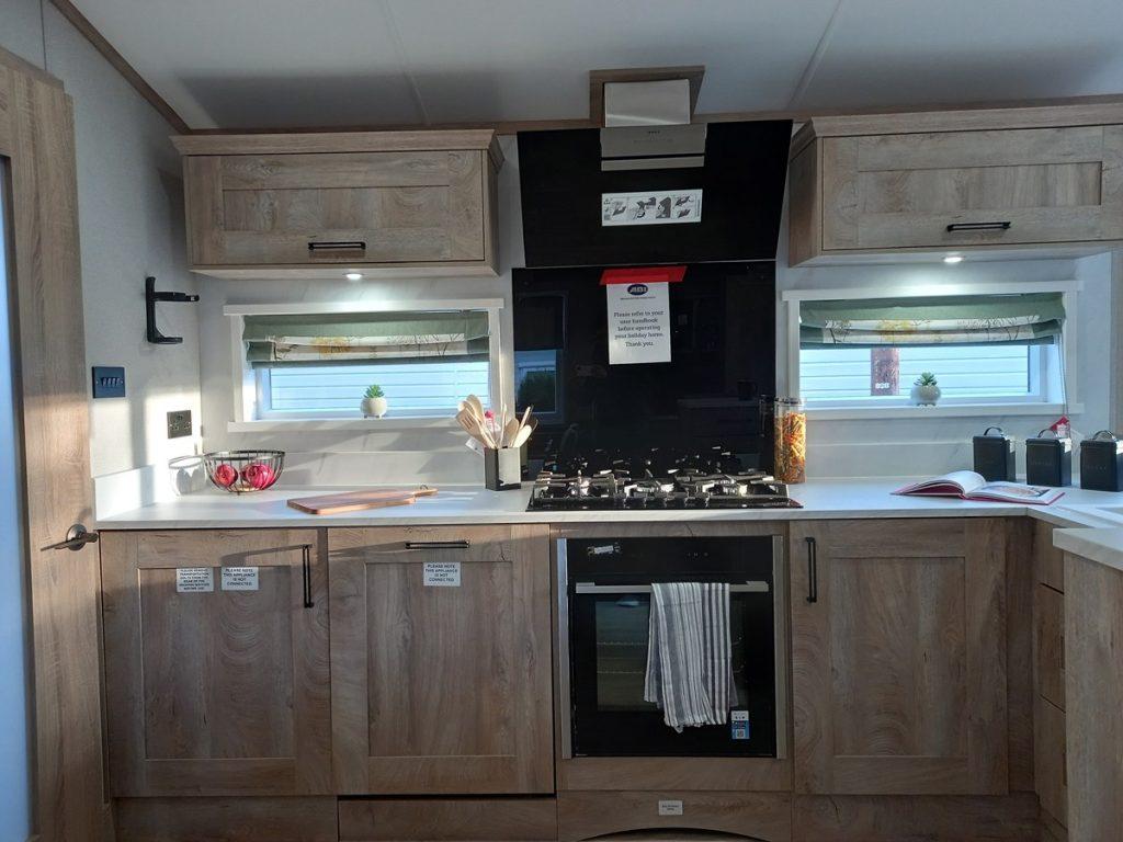 25 Kitchen