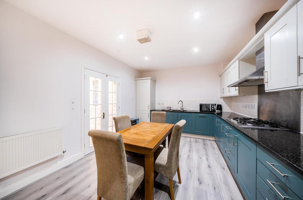 Davidson Frost-Wellings, DFW, Church Road, Stanmor