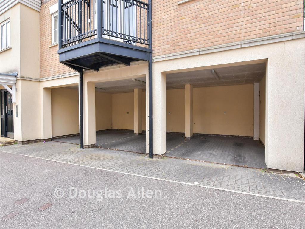Driveway/Parking