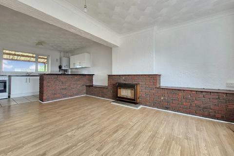 3 bedroom maisonette to rent, Court Wurtin, Beaver Lane TN23 5NH