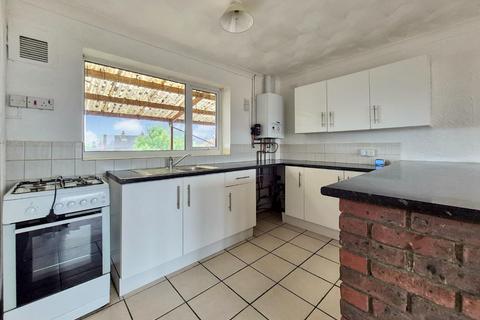 3 bedroom maisonette to rent, Court Wurtin, Beaver Lane TN23 5NH