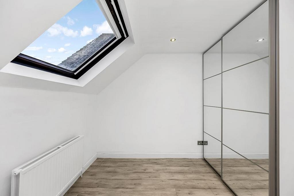 16 Theydon Gate-5.jpg