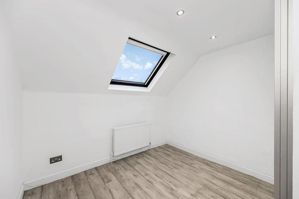 16 Theydon Gate-3.jpg