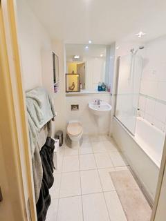 1 bedroom flat to rent, Tequila Wharf, Commercial Road, Limehouse, London