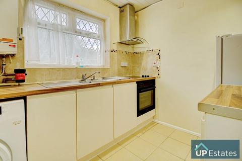 2 bedroom semi-detached house to rent, Henley Road, Coventry