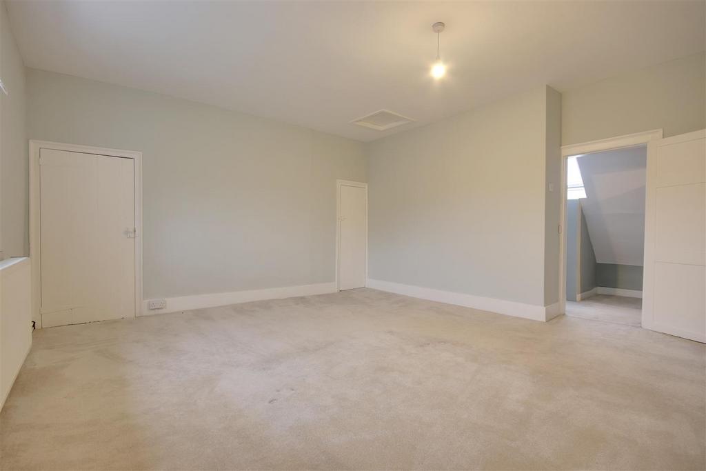 Bedroom 4.jpg