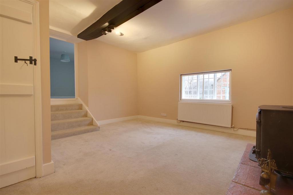 Living room 3.jpg