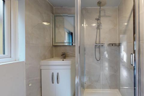 2 bedroom apartment to rent, Harp Island Close, Brent, London NW10