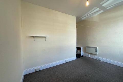 Studio to rent, Victoria Road, Scarborough YO11