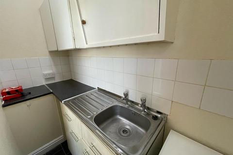 Studio to rent, Victoria Road, Scarborough YO11