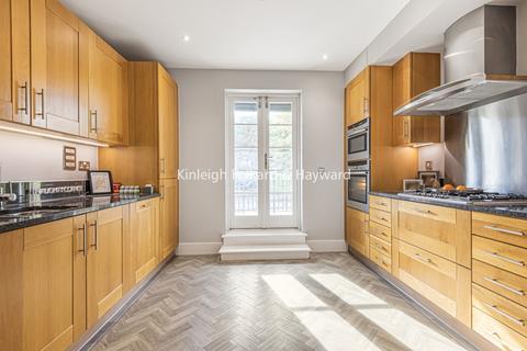 2 bedroom flat to rent, Holwood Estate Westerham Road, Keston, Kent, BR2