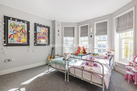 2 bedroom flat to rent, Holwood Estate Westerham Road, Keston, Kent, BR2