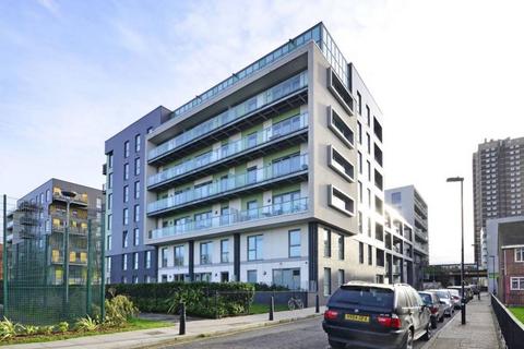 Studio to rent, Christian Street, Hodgeson House, E1