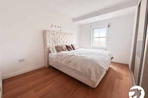 2 bedroom flat to rent, Rainbow Road, Erith, DA8