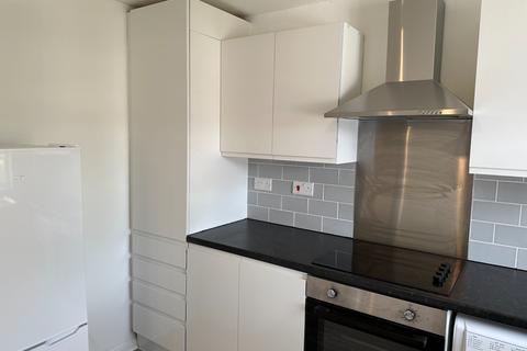 2 bedroom flat for sale, Greenwood Close, Sidcup DA15