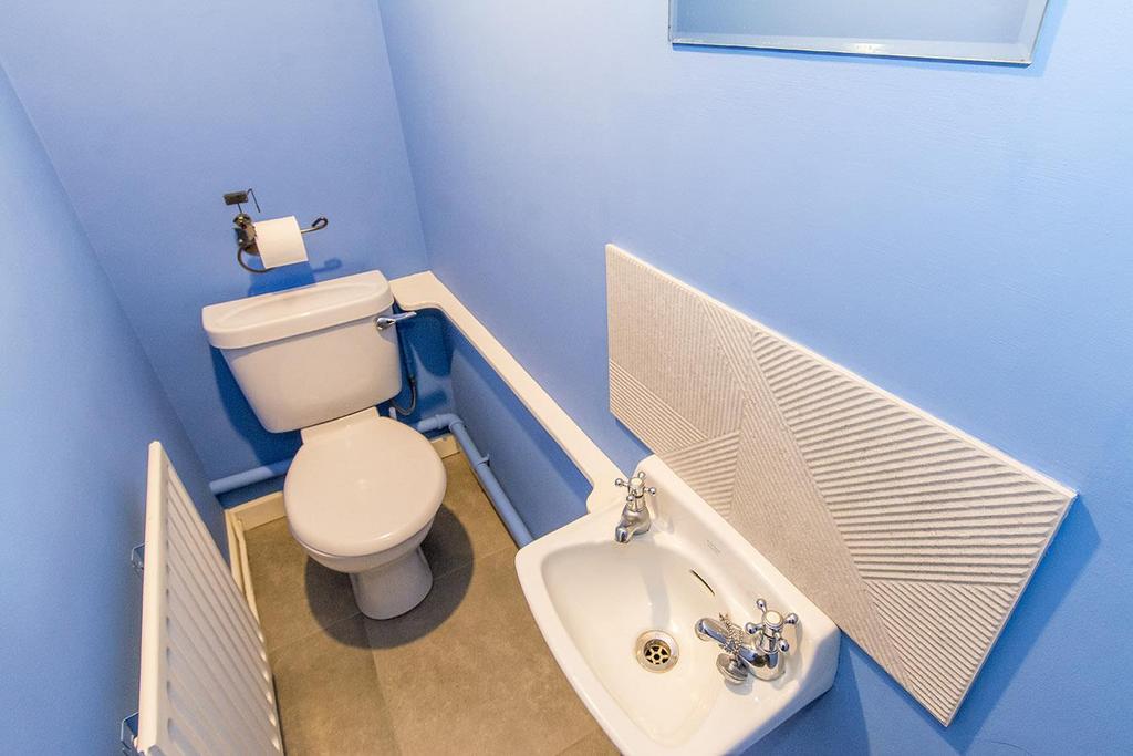 Cloakroom/WC