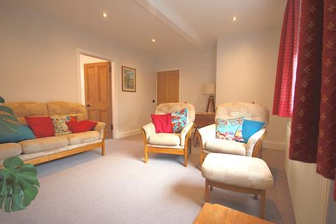 2 bedroom flat to rent, Northfield Avenue, Willowbrae, Edinburgh, EH8