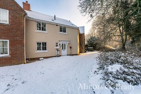 3 bedroom terraced house to rent, Morris Drive, Little Plumstead
