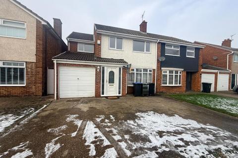 4 bedroom semi-detached house to rent, Hartforth Avenue, Middlesbrough