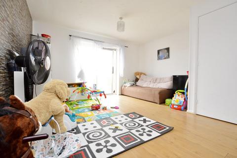 undefined, Cow Leaze, Beckton, E6 6WX
