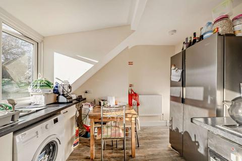 2 bedroom flat for sale, 86 Gleneldon Road, London, SW16