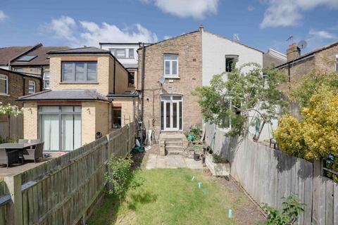 4 bedroom house to rent, Wiverton Road, Sydenham
