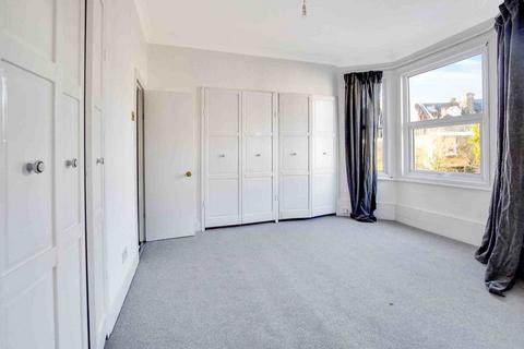 4 bedroom house to rent, Wiverton Road, Sydenham