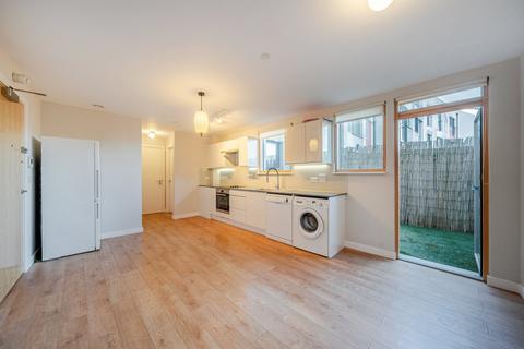 1 bedroom flat for sale, Garratt Lane, London, SW17