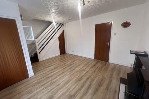 3 bedroom semi-detached house to rent, Wilkinson Terrace, Bradford BD7