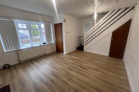 3 bedroom semi-detached house to rent, Wilkinson Terrace, Bradford BD7