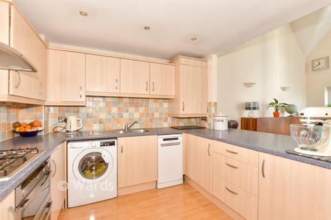 2 bedroom flat for sale, Beaconsfield Road, Dover, Kent