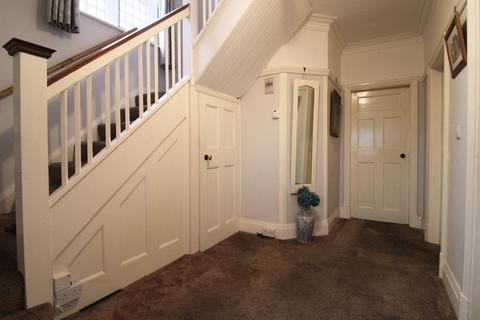 4 bedroom semi-detached house for sale, Roundhill Road, Leicester, LE5