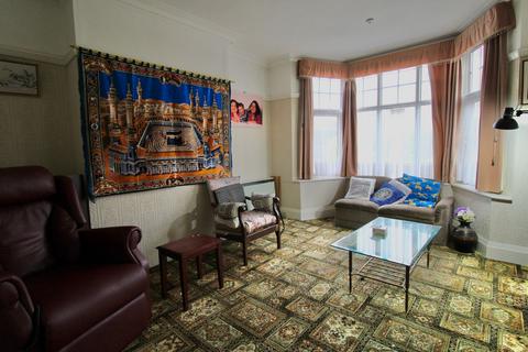 4 bedroom semi-detached house for sale, Roundhill Road, Leicester, LE5