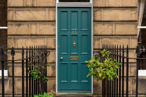 2 bedroom flat to rent, Danube Street, Edinburgh,