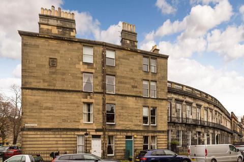 2 bedroom flat to rent, Danube Street, Edinburgh,