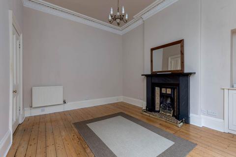 2 bedroom flat to rent, Danube Street, Edinburgh,