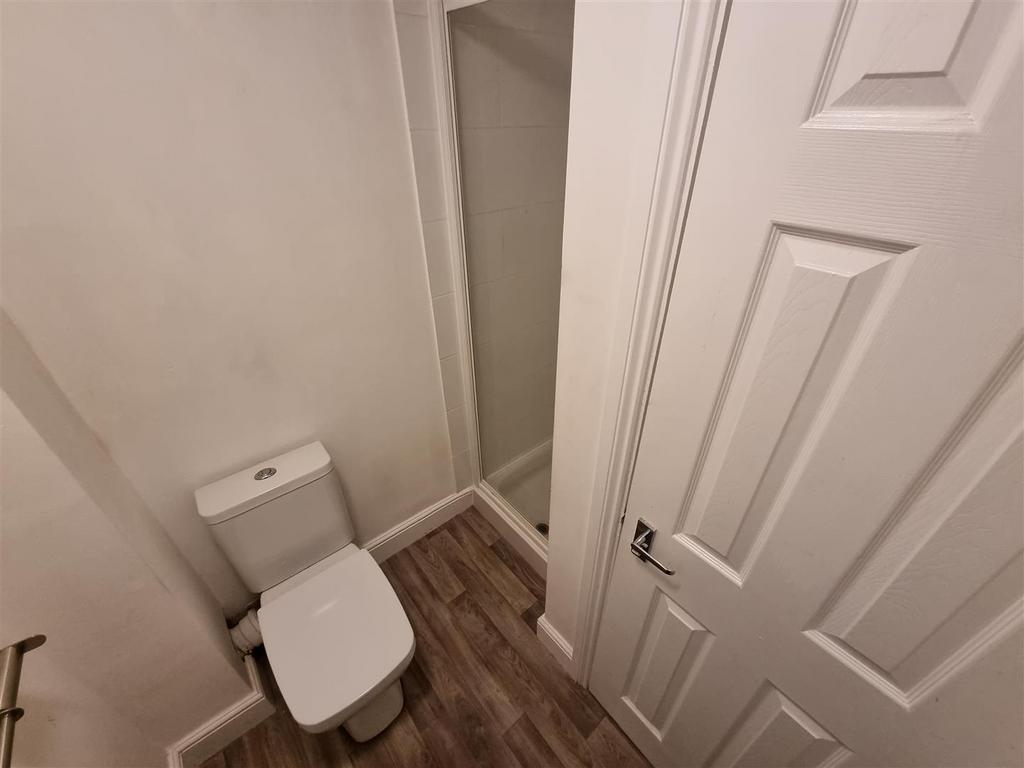 Flat 3 8 Kingsmead Bathroom.jpg