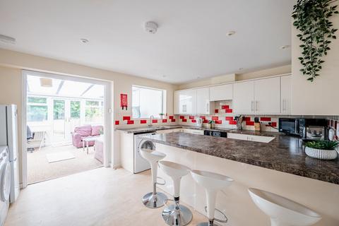6 bedroom terraced house to rent, Stanway Close, Bath BA2