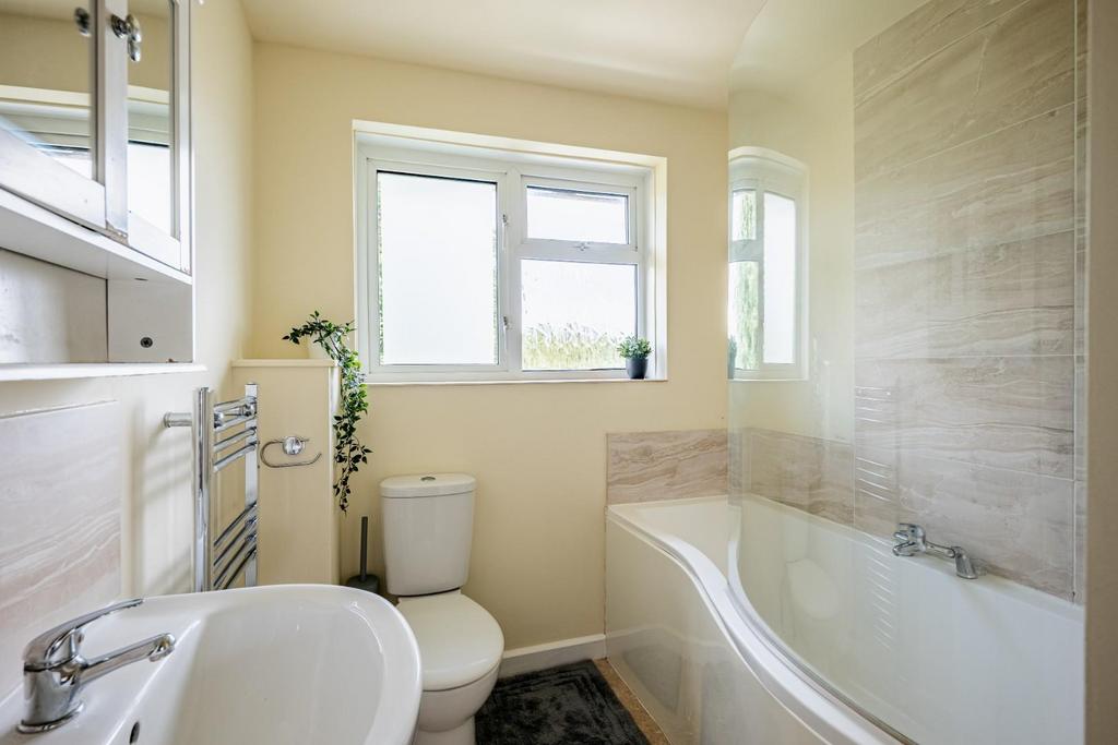6 Stanway Close BA2 2 UR-35.jpg