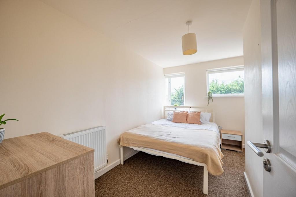 6 Stanway Close BA2 2 UR-40.jpg