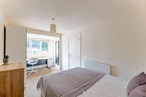 6 bedroom terraced house to rent, Stanway Close, Bath BA2