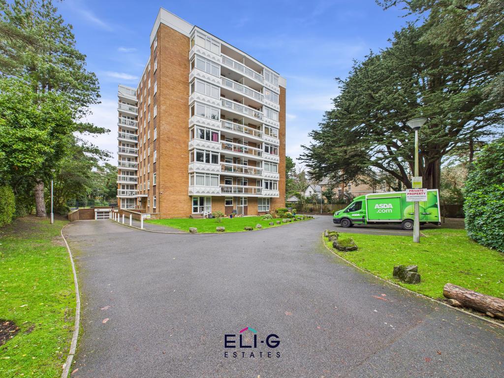 3 bed flat for sale in Marchwood, Manor Road Bour