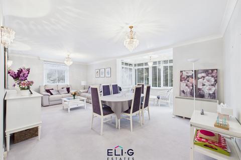 3 bedroom flat for sale, Marchwood, Manor Road, BH1
