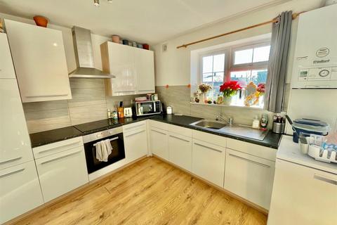 2 bedroom end of terrace house for sale, Chace Avenue, Potters Bar EN6