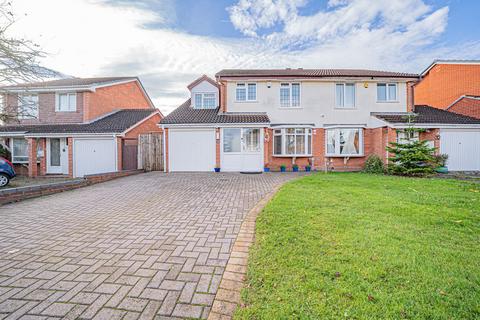 4 bedroom semi-detached house for sale, Shelsley Way, Solihull, B91